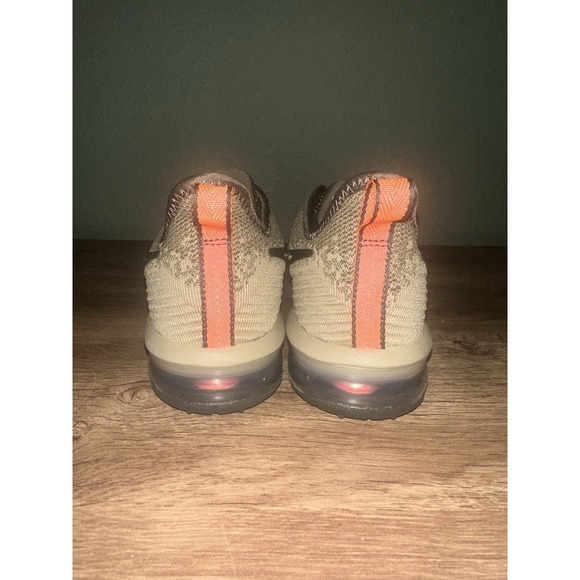 Nike Air max Womens Running Shoes Size 8 Olive - Picture 6 of 9